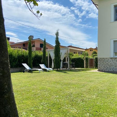 Apartmán Nave York Lucca Exteriér fotografie