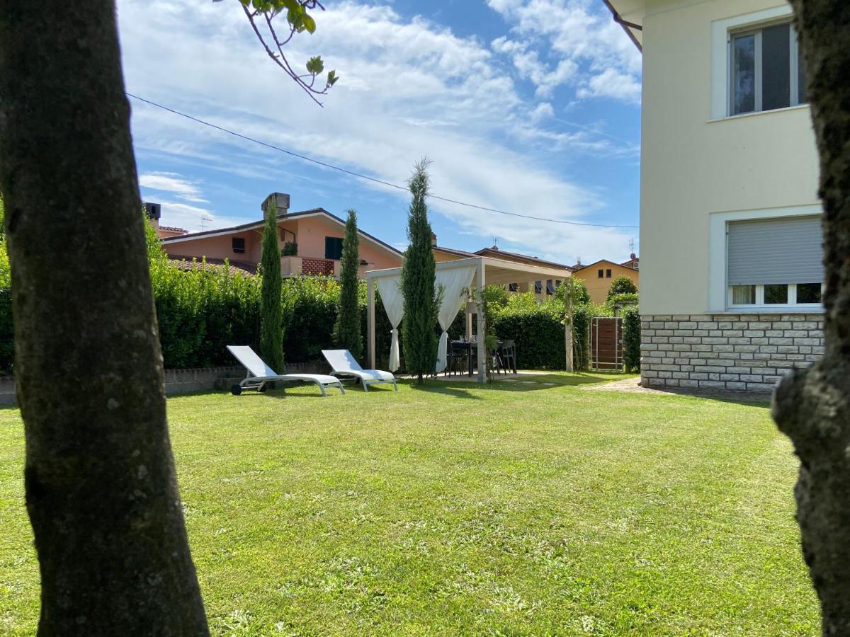 Apartmán Nave York Lucca Exteriér fotografie