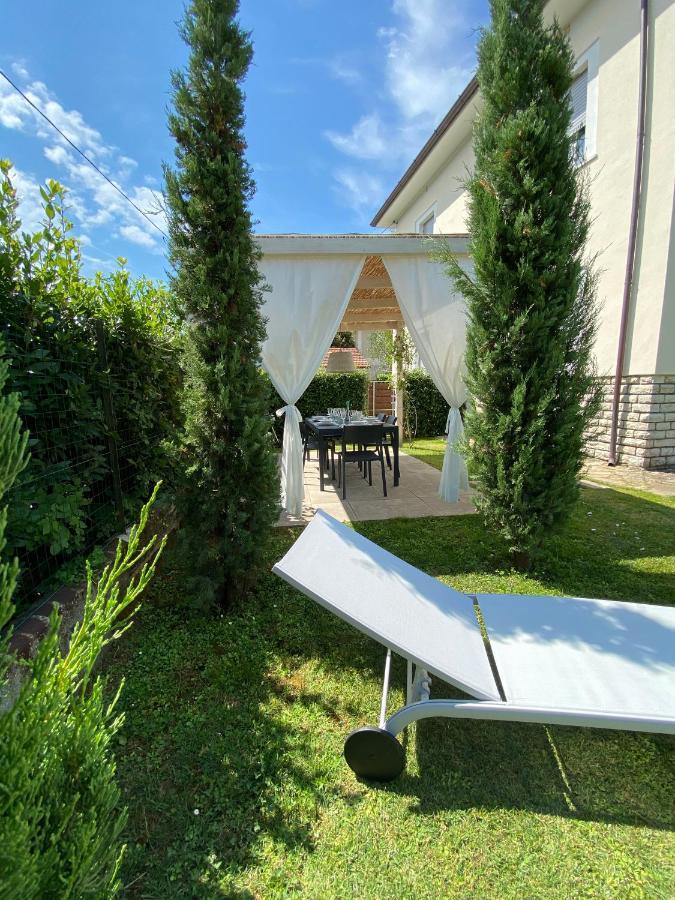 Apartmán Nave York Lucca Exteriér fotografie