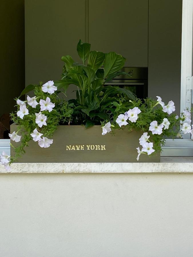 Apartmán Nave York Lucca Exteriér fotografie